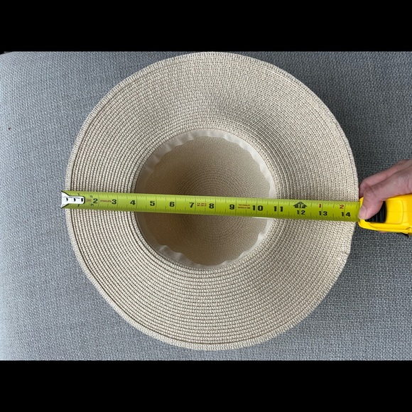 Hat - fits S-M - Picture 2 of 3